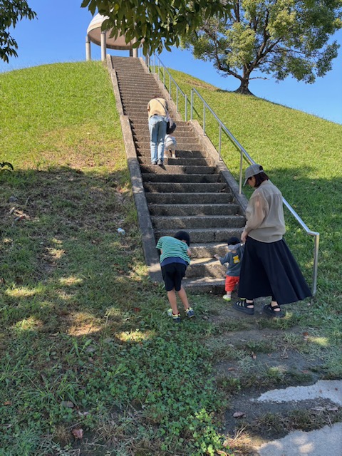 こあらひろば　公園へお散歩