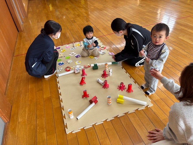 たこあげ？と司書さんの読み聞かせ