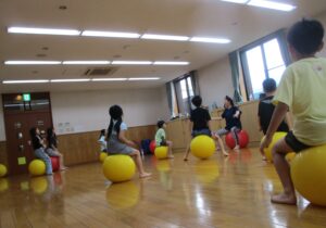 バランスボールに挑戦！