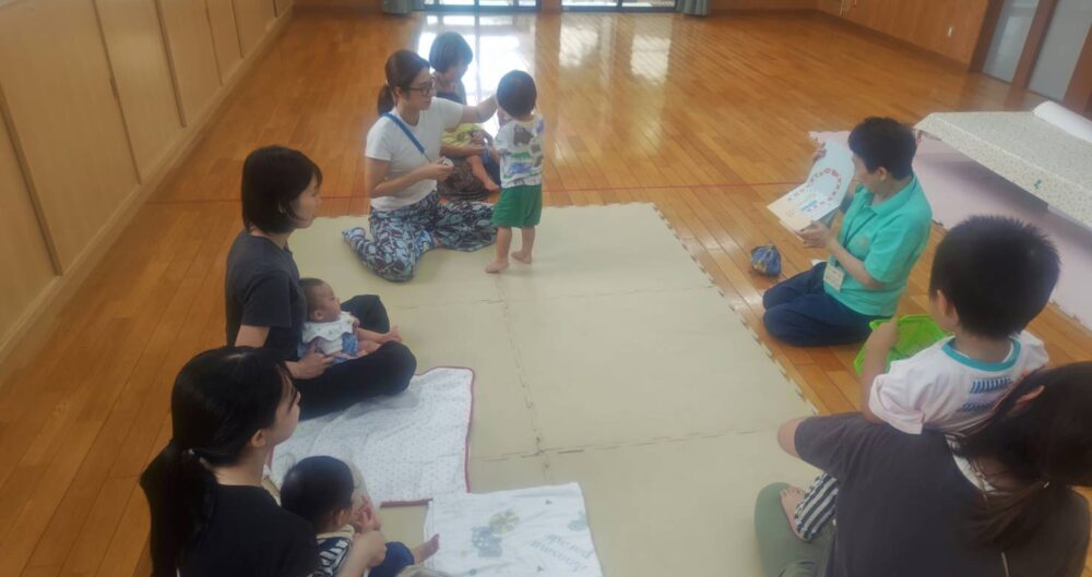 雨の中　飛べ！しゃぼん玉